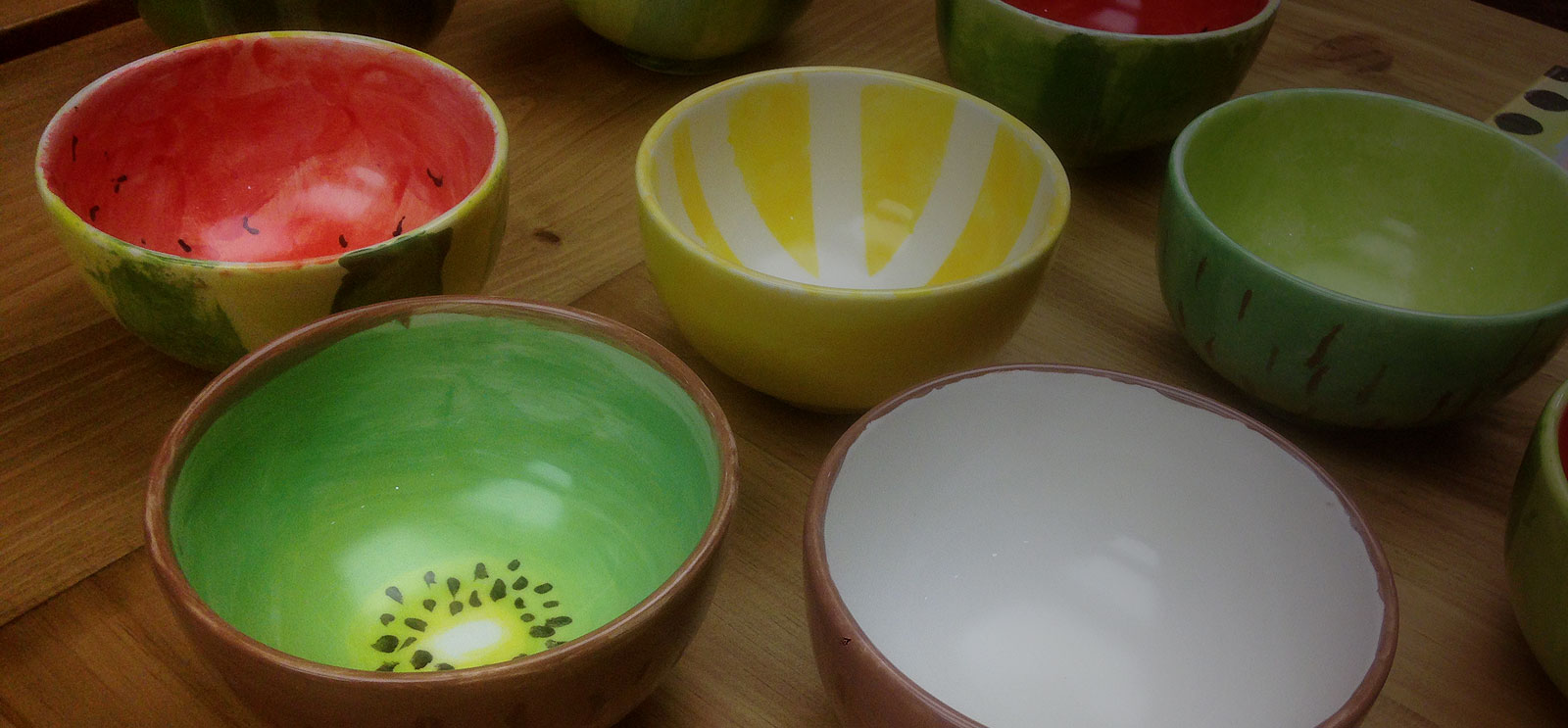Regala experiencias: Kit regalo para pintar cerámica en casa - ColorIT